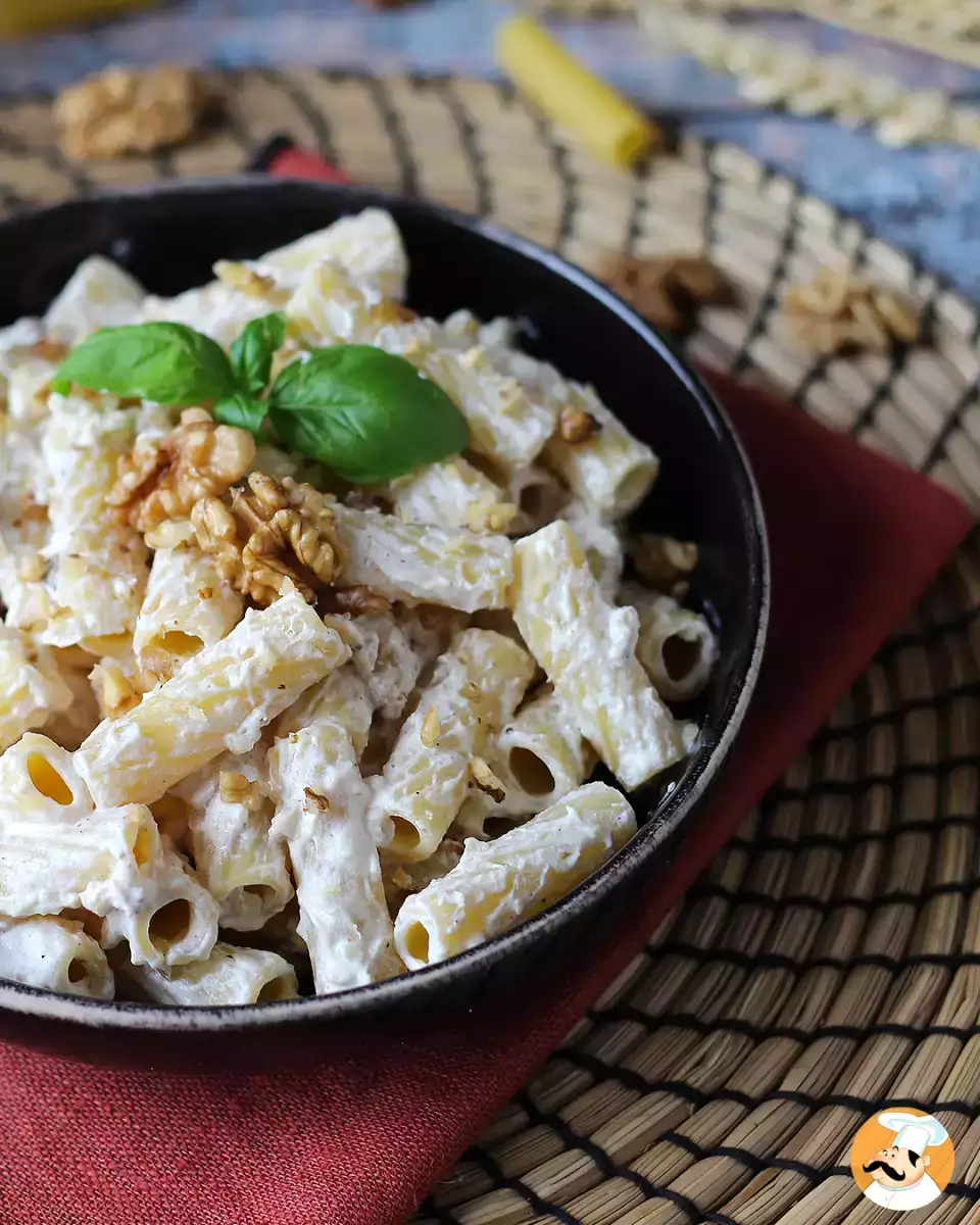8. Tortiglioni ricottával és dióval