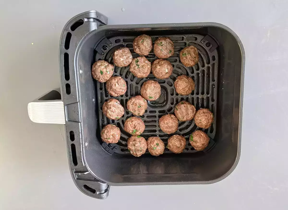 Húsgombócok készítése légsütőben