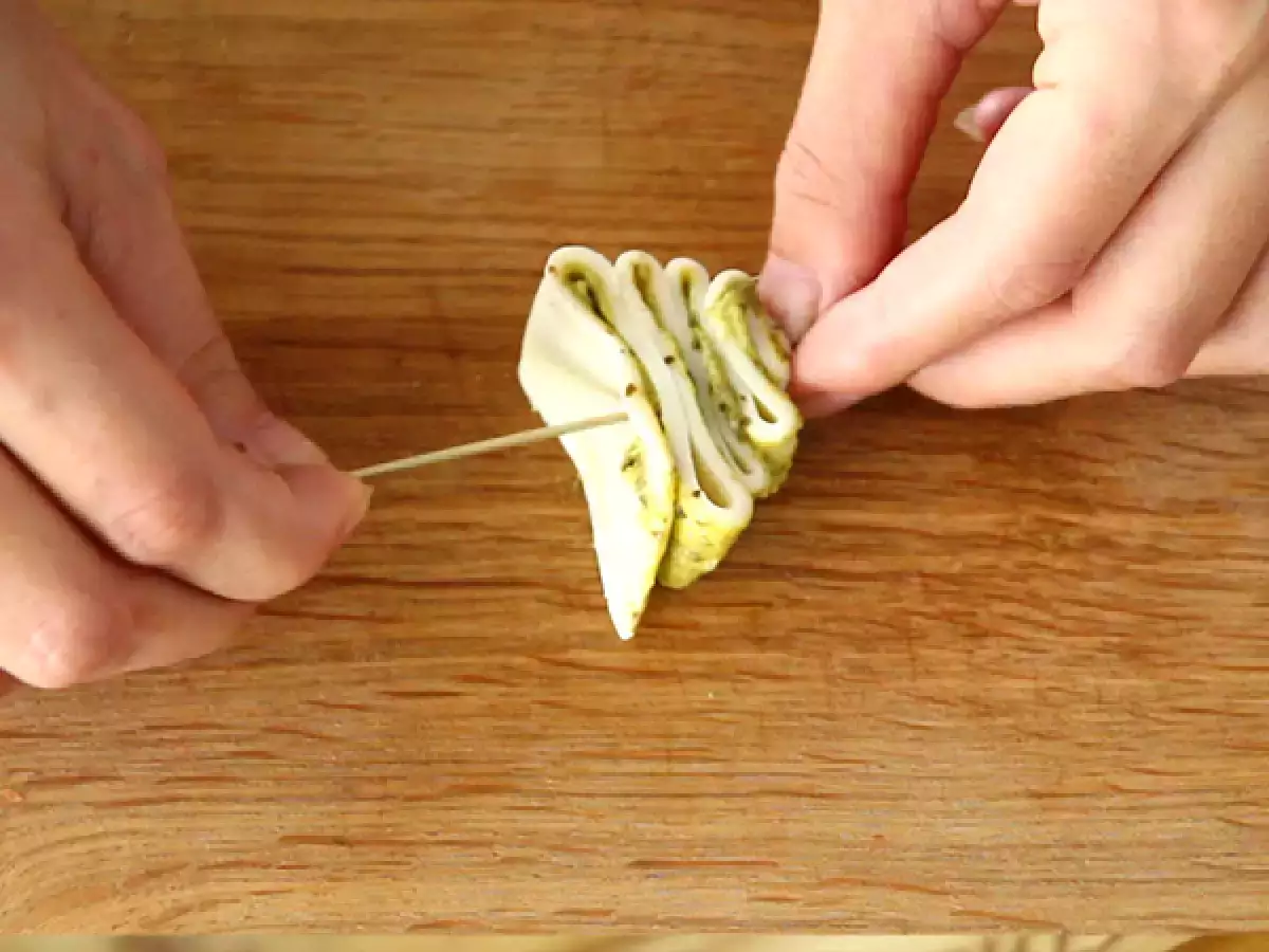 8. Fenyő (karácsonyra)