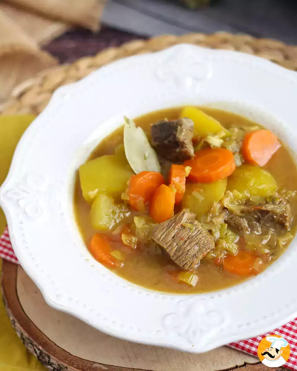 Burgonya és borjúhús pörkölt