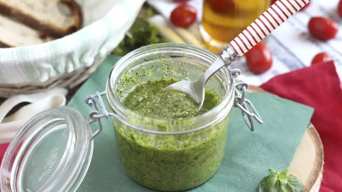 Mit tehetek, hogy a házi pestóm ne feketedjen meg?