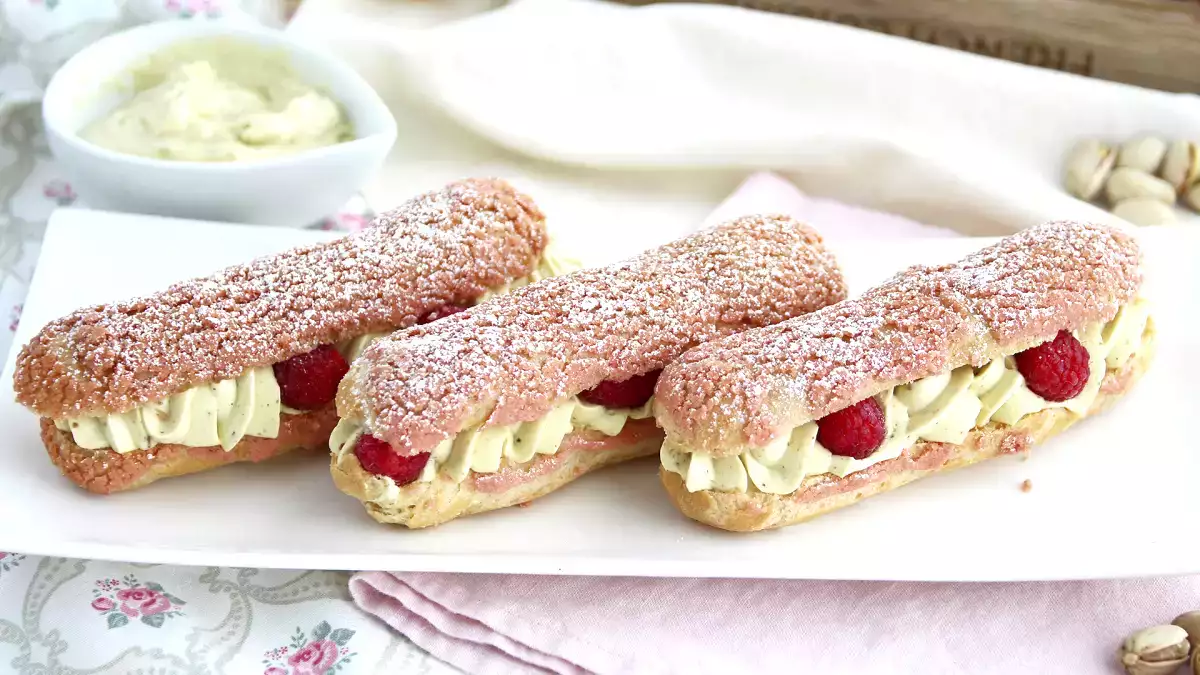 8 pisztáciás recept, amelyek pékségi recepteknek tűnnek, de ma már otthon is elkészítheted őket.