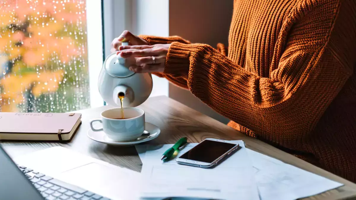Azt hiszed, hidratálod magad a hidegben... de vajon a tea tényleg helyettesíti a vizet?