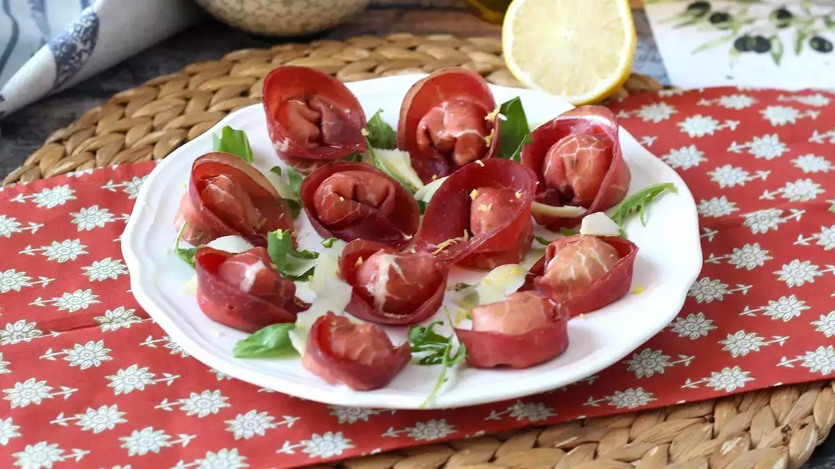 Töltött bresaola tortelloni: a tökéletes wow-effektus hideg előétel az ünnepi szezonban
