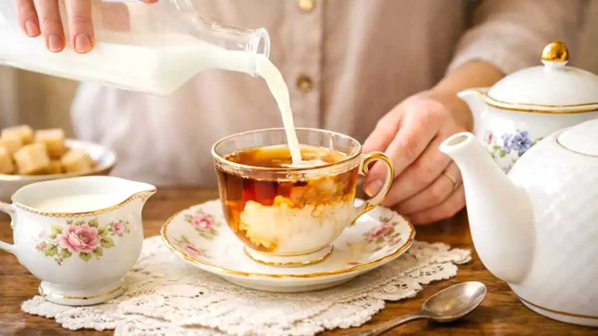 Kipróbáltad már a tejet a teában? Ennek az angol szokásnak oka van