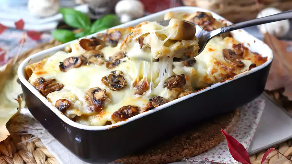 Tészta au gratin a megfelelő módon: 5 recept, amely egy hétköznapi ételt tiszta élménnyé változtat
