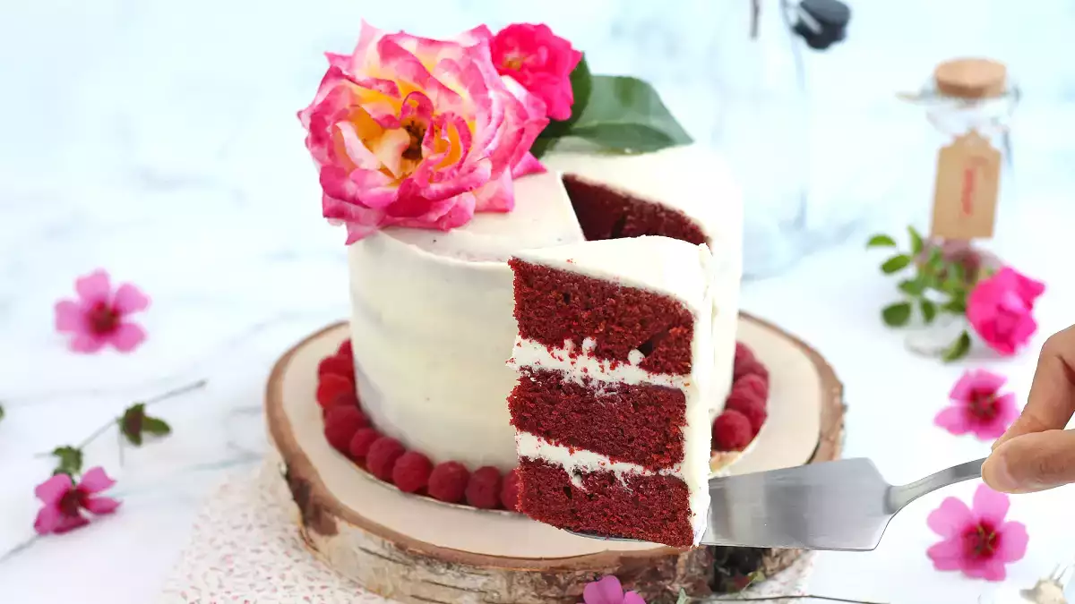 Valentin napi vörös bársonytorta: a legromantikusabb torta (piros, bársonyos, ellenállhatatlan)