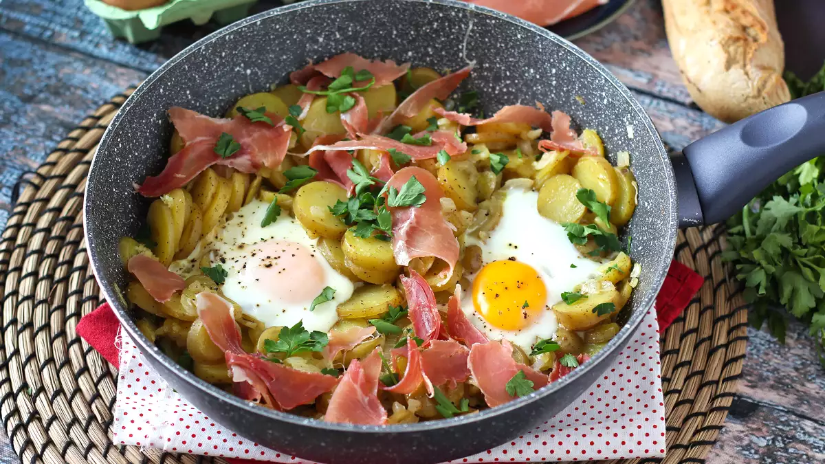 Viszlát sütő: 14 hihetetlen serpenyős recept, amelyek bizonyítják, hogy sokkal kevesebb erőfeszítéssel is jól főzhetsz.
