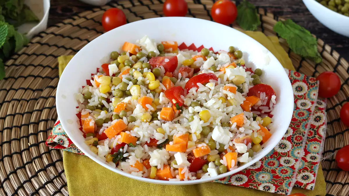 Készíts salátákat maradékokból: 17 recept, hogy a hűtőszekrényben maradt ételekből hihetetlen ételeket készítsünk