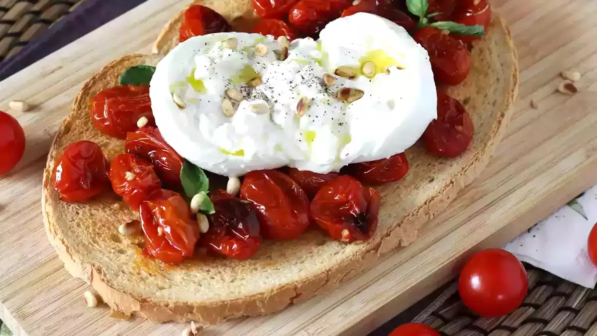 Mozzarella, burrata és stracciatella: a legfontosabb különbségek és egyszerű felhasználási tippek a receptek finomításához