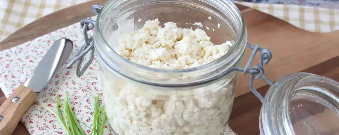 Hogyan készítsünk házi túrót? A rendkívül olcsó, mindössze 2 hozzávalóból álló recept!