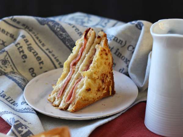Ez az airfryer croque-monsieur expressz megmenti az iskolába készülő ebédeket.