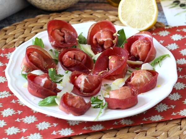 Töltött bresaola tortelloni: a tökéletes wow-effektus hideg előétel az ünnepi szezonban