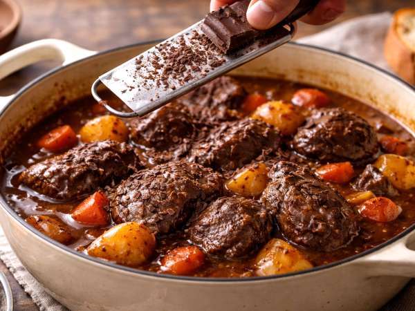 Egy kis csokoládé a pörköltben: miért működik és mikor nem működik