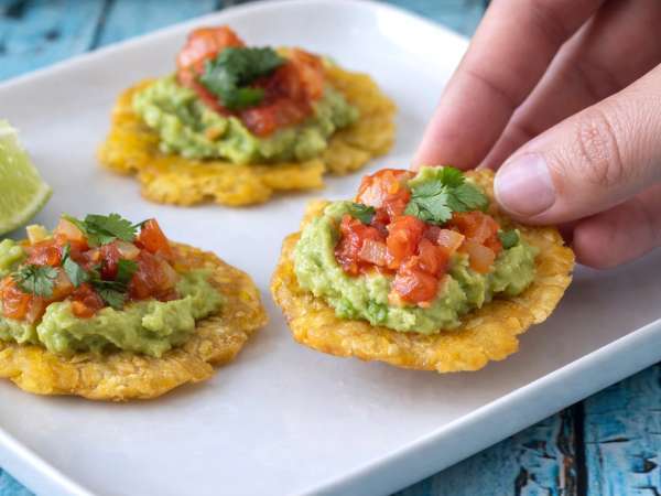 Cooking with flow: kolumbiai patacones hogaóval és guacamole-val, hogy egy ülésben nézze meg a sorozatot.