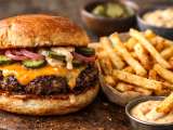 Cikkek: Burger est, házi készítésű és javított: ötletek a húshoz, zsemléhez, szószokhoz és oldalakhoz