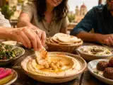 Cikkek: Mezze, libanoni tapas : kis ételek és receptek az ízleléssel való utazáshoz