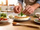 Cikkek: Napi menü, 2026. július 10.: könnyed olasz inspiráció—bruschetta pestóval, lazacos mozzarella panini és mojito sajttorta
