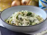 Recept Krémes hagymás tészta: ízletes és szuper olcsó első fogás!