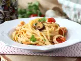 Recept Tészta fagyasztott tenger gyümölcseivel, az ízletes és nagyon gyors első fogás