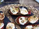 Recept Padlizsán pirítós paradicsommal és kecskesajtos coulis-val