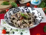 Recept Mediterrán rizssaláta: tonhal, olajbogyó, napon szárított paradicsom és citrom