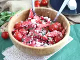 Recept Eper, paradicsom, feta és bazsalikom saláta