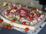 Recept Hogyan készítsünk charcuterie tálat? hajtsa rózsa alakúra!
