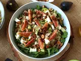 Recept Édes-savanyú saláta fügével, rukkolával, quinoával, mozzarellával és avokádóval
