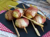 Recept Burgonya és füstölt szalonna nyársak aperitifként