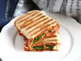 Recept Chorizo és emmentáli panini