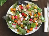 Recept Butternut, burgonya, retek és feta saláta