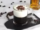 Recept Irish coffee (kávé whiskyvel és tejszínhabbal)