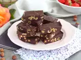 Recept Mogyorós fudge - csokoládé és mogyoró négyzetek