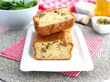 Recept Sonkás-sajtos sütemény zöld olajbogyóval