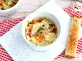 Recept Oeufs cocotte szalonnával és metélőhagymával, gyors recept