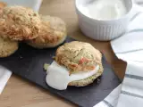 Recept Füstölt lazaccal és kaporral töltött pogácsa