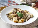 Recept Krémes tészta gombával és tejszínnel: egy egyszerű első fogás autentikus ízekkel