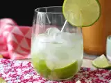 Recept Citromos caipirinha: a könnyen elkészíthető brazil ital koktélkeverő nélkül