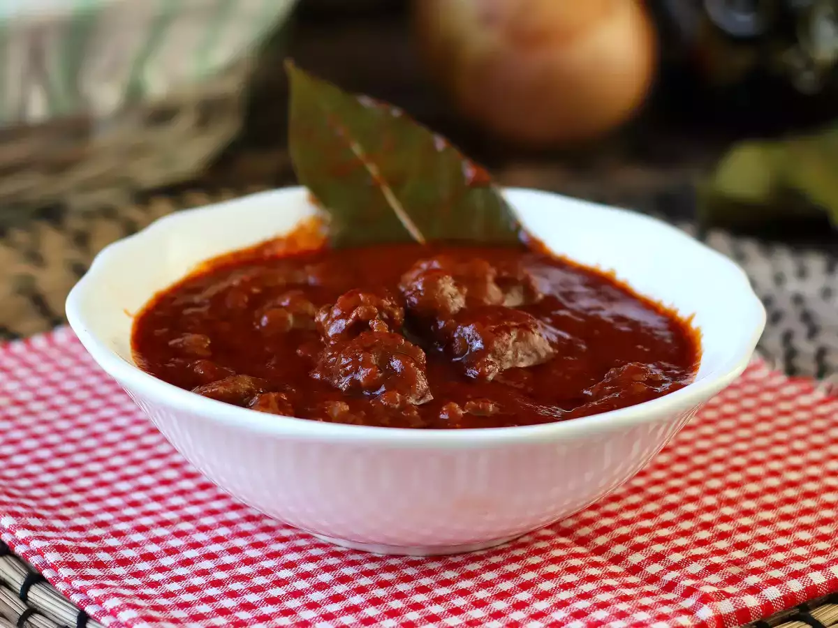 Recept Kolbászmártás: ízletes és könnyen elkészíthető