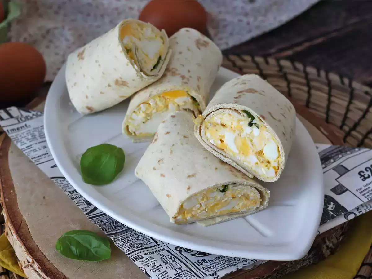 Recept Puha és szuper fehérjével dúsított tojás és feta wrap