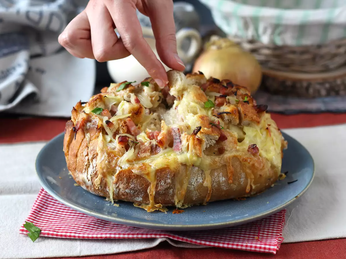 Recept Tartiflette-stílusú töltött sündisznó kenyér