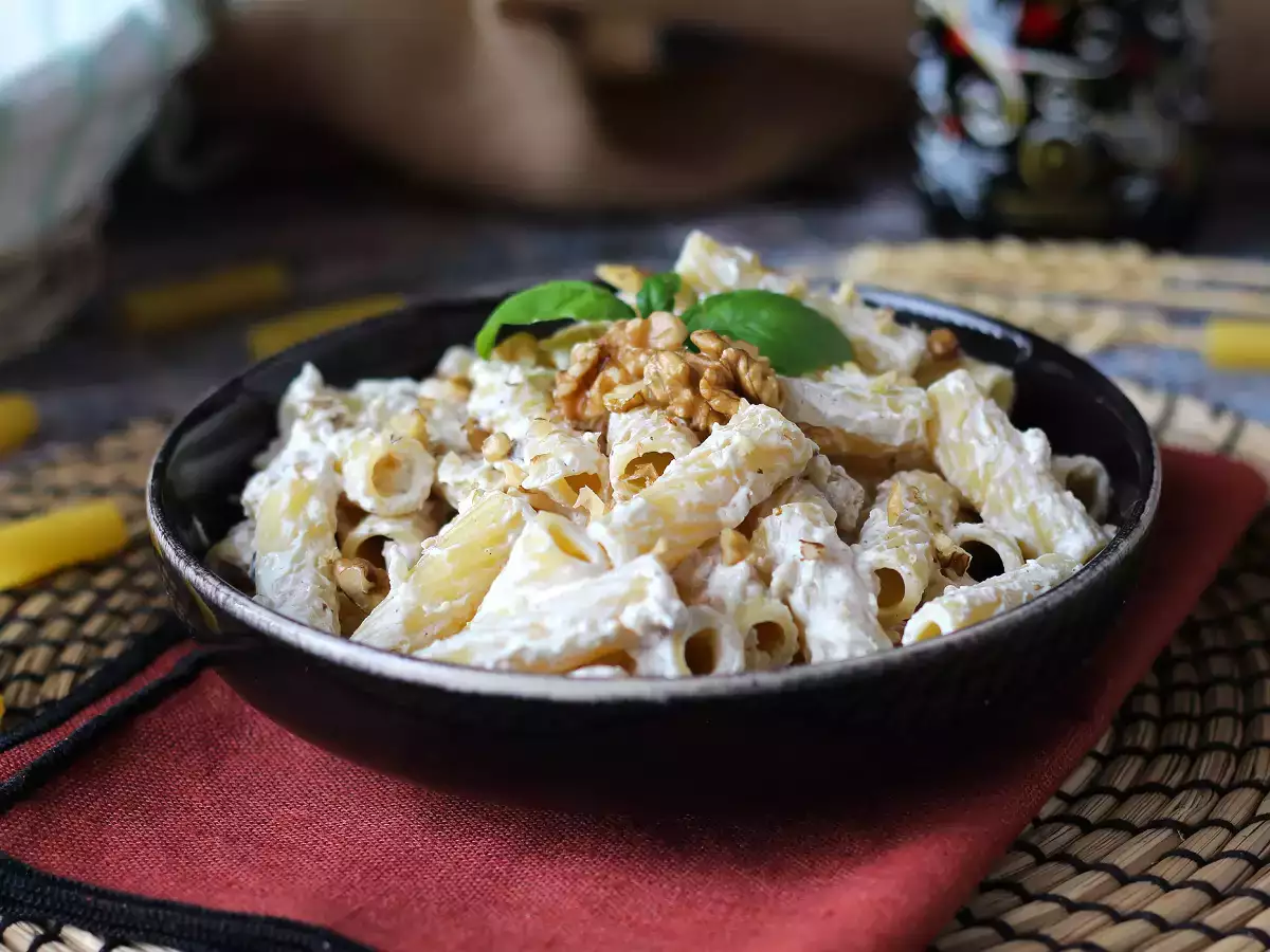 Recept Tészta ricottával és dióval: krémes és ropogós
