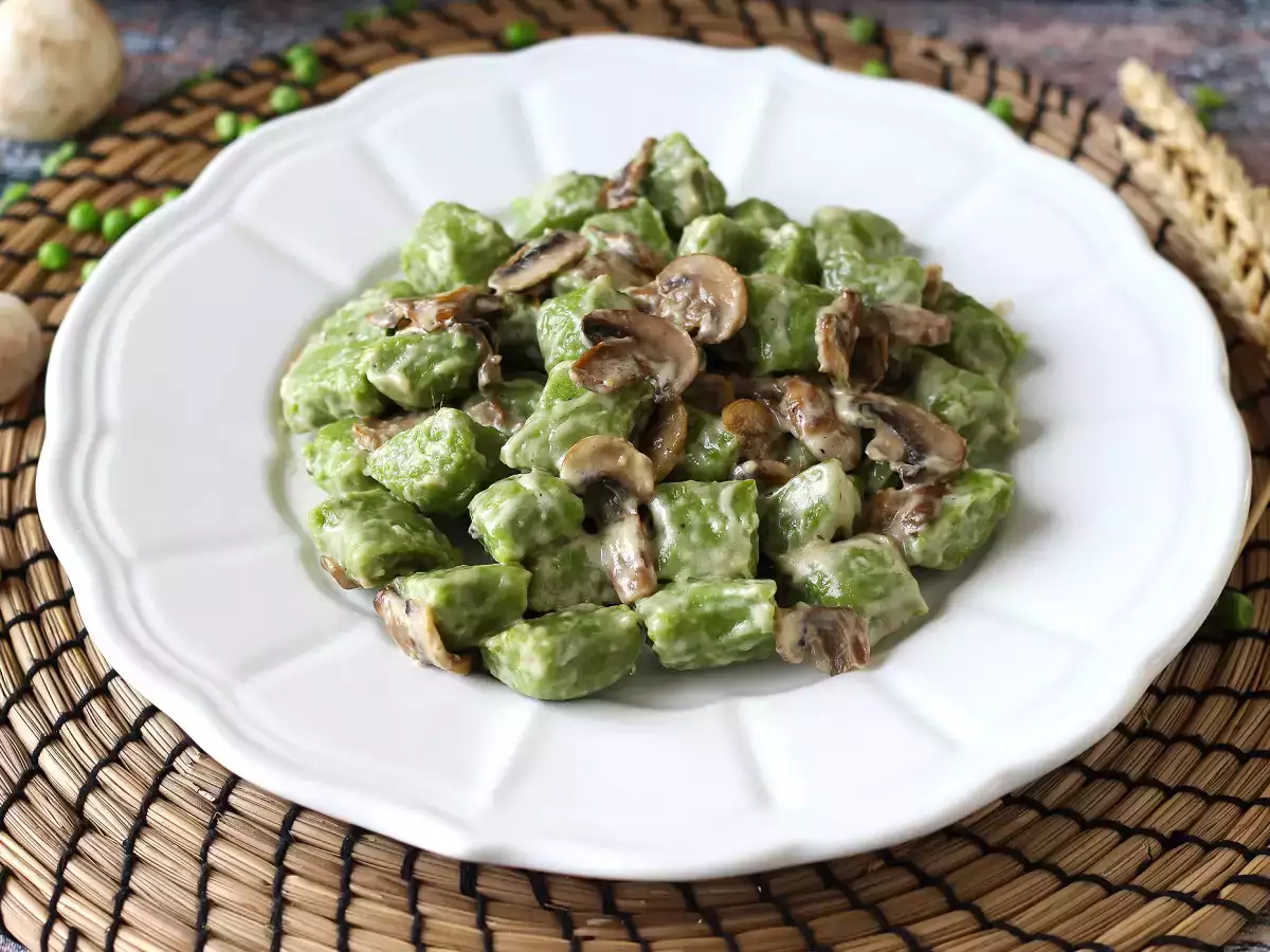 Recept Borsó gnocchi gombamártással