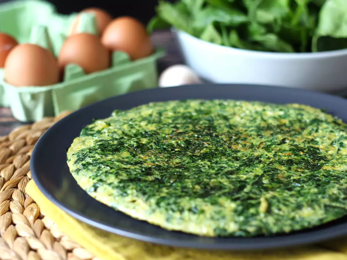 Recept Spenótos omlett, az egyszerű és ízletes vegetáriánus második fogás