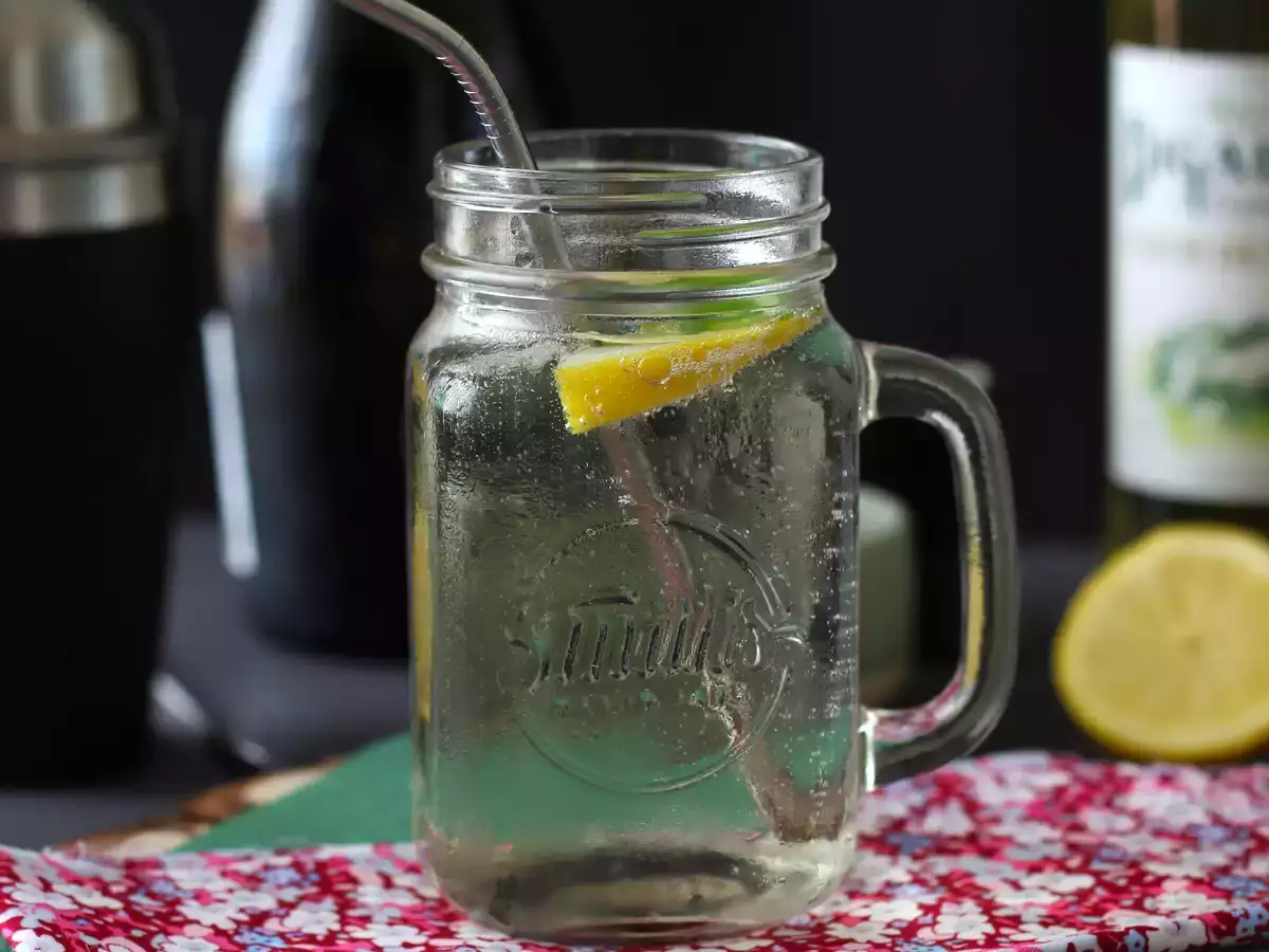 Recept Hugo spritz bodzavirágsziruppal, egy friss és édes koktél