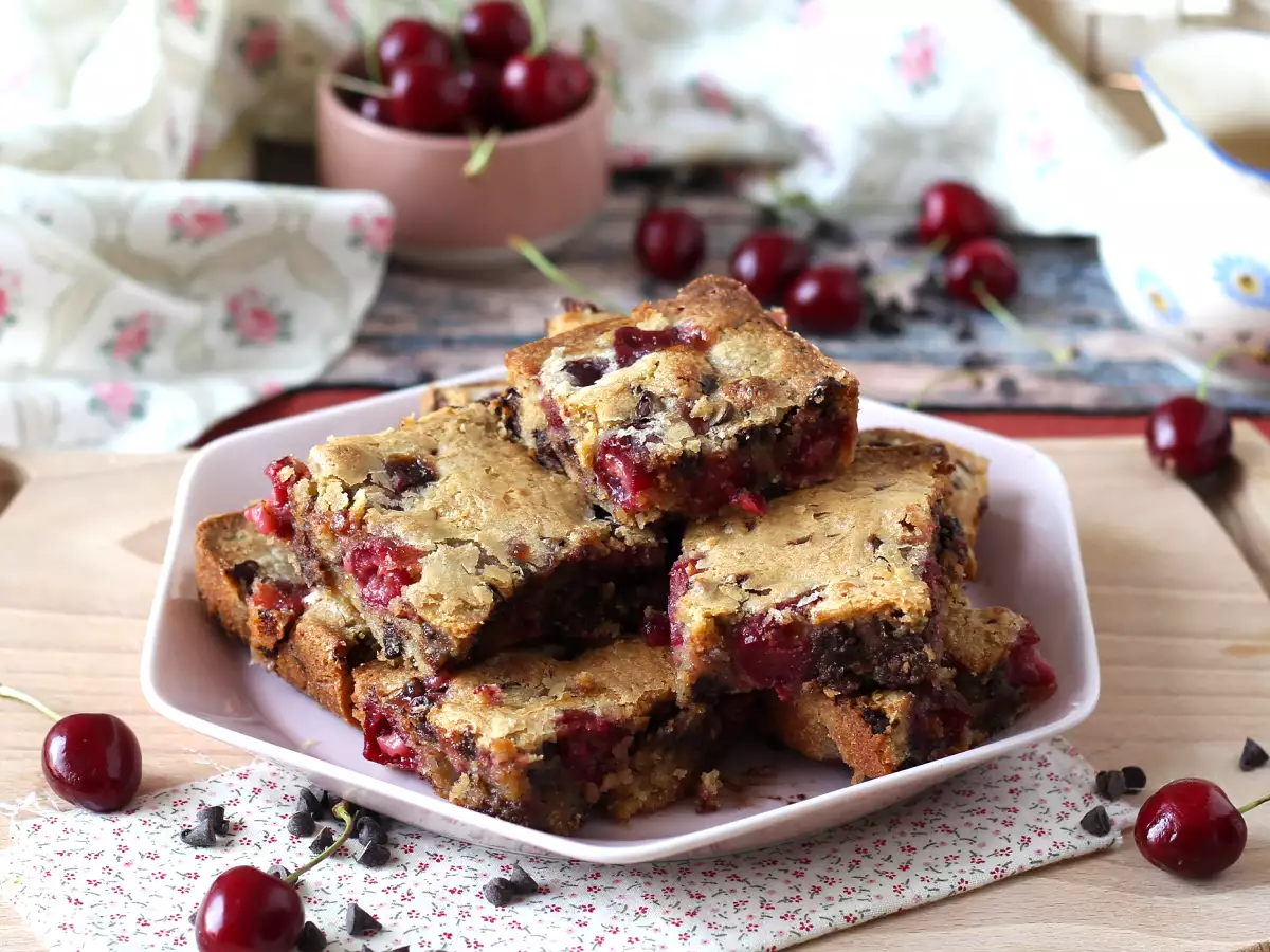 Recept Blondie cseresznye és csokoládé, a tökéletes ropogós és fondant torta