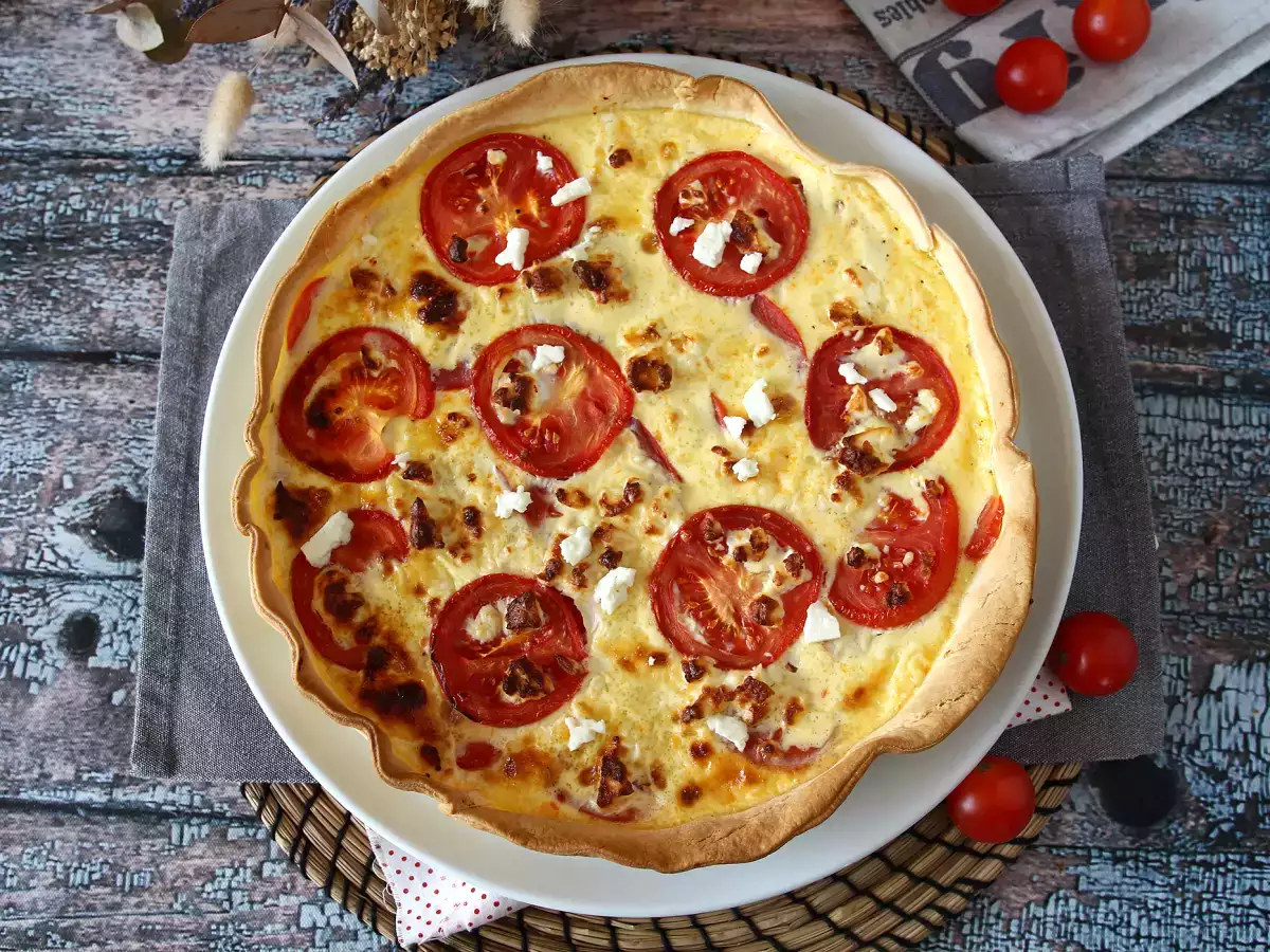 Recept Vegetáriánus paradicsomos-feta quiche, tökéletes piknikre!