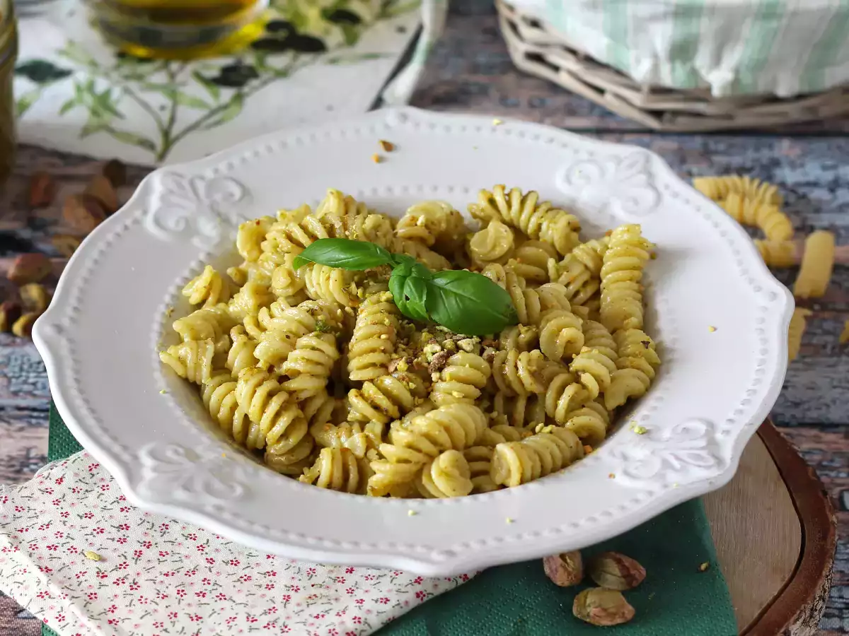 Recept Tészta pisztácia pestóval, egy ízletes és egyszerű recept