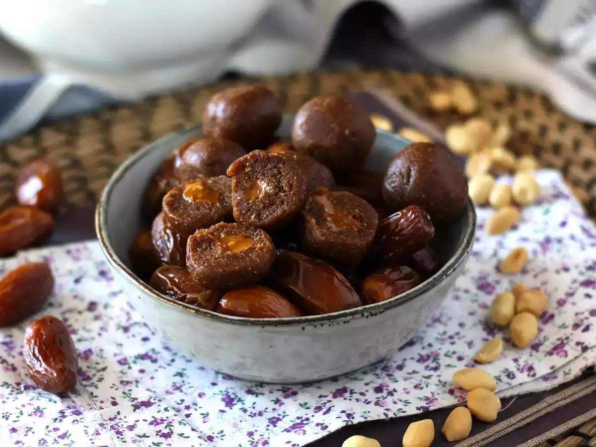 Recept Dátum energiagolyók mogyoróvajjal a közepén